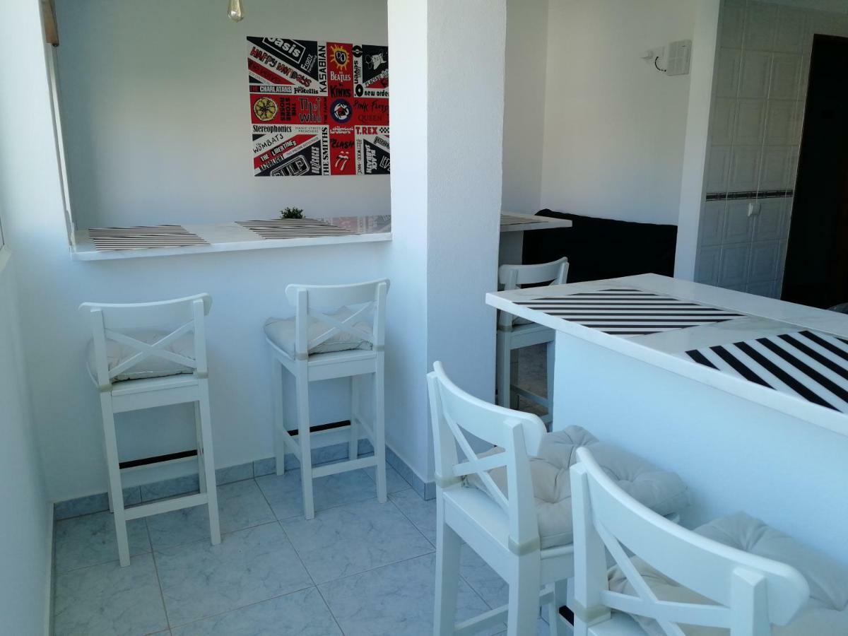 Ocean'S 7 - Lagos Guest House Buitenkant foto